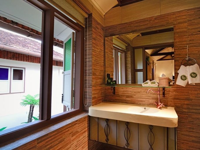 Bathroom 3, Sarang Paloh Heritage Stay and Event Hall, Kinta