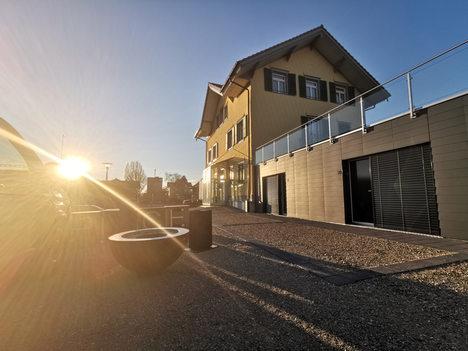 Exterior & Views
