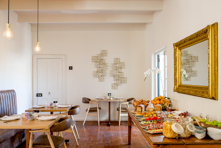Public Area 2, Macaron Guesthouse, Cape Winelands
