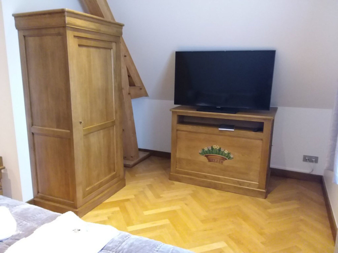 Bedroom 2, LA CHARMERAIE, Somme