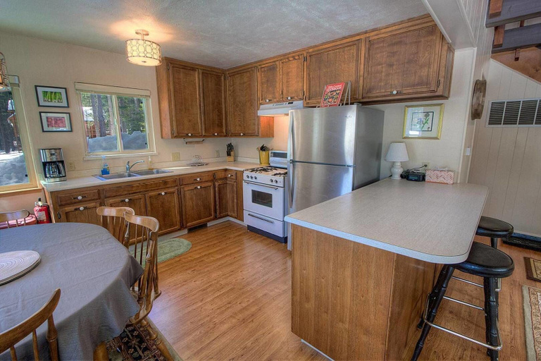 Others 5, Cozy Cabin 4 Bedroom Home by RedAwning, El Dorado