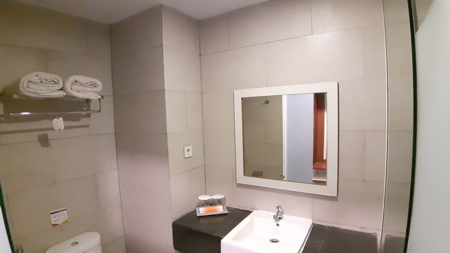 Bathroom 8