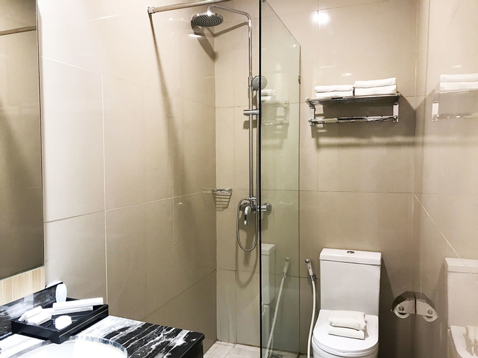 Bathroom 26