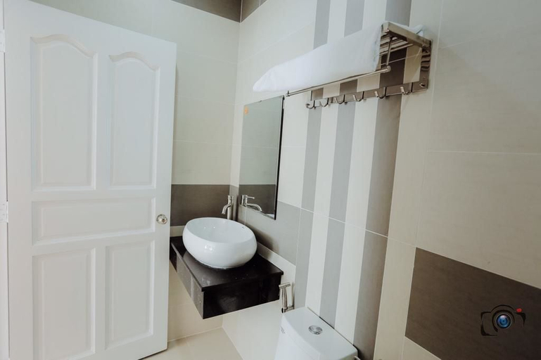 Bathroom 3, Trung Dung Hotel Apartment, Vũng Tàu