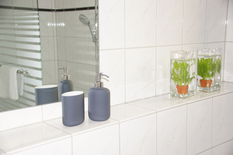 Bathroom, Hotel Jägerhof, Mettmann