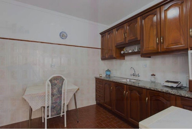 House With 3 Bedrooms in São Bartolomeu de Galegos, With Enclosed Gard, Lourinhã