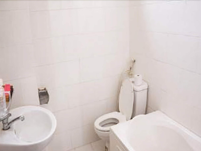 Bathroom, Hoa Dong Duong Hotel, Phú Nhuận