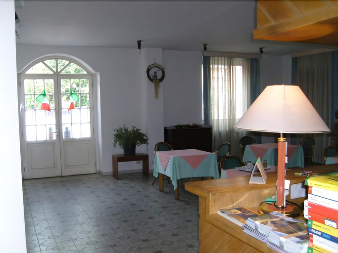 Others 5, Hotel Post, Bergamo