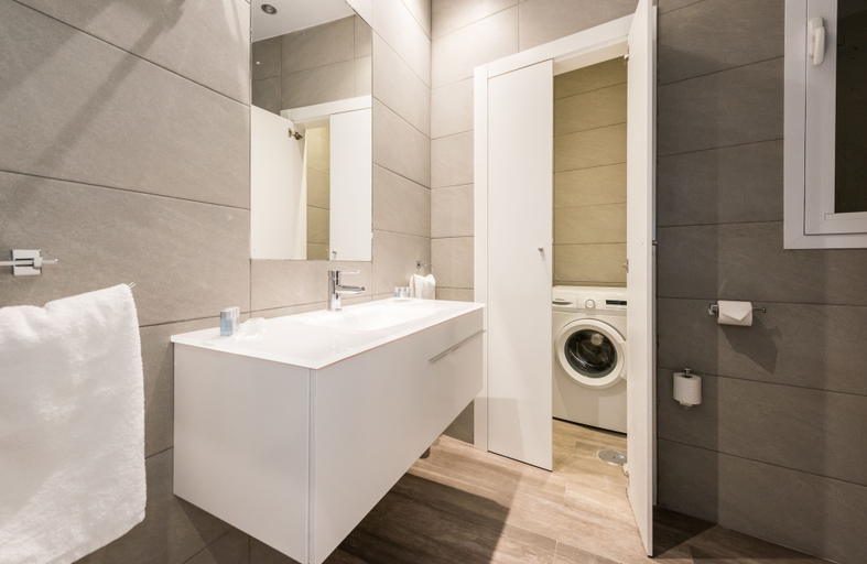Bathroom 3, Puerta DEL SOL City Center IV, Madrid