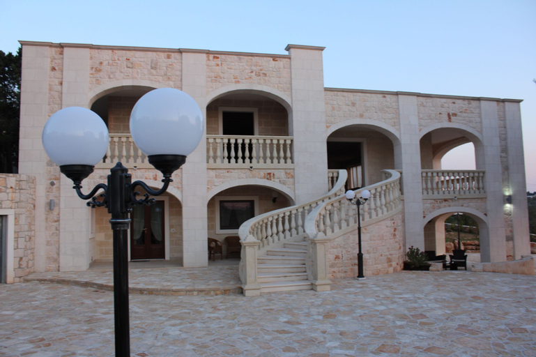 Holiday Gli Archi, Brindisi