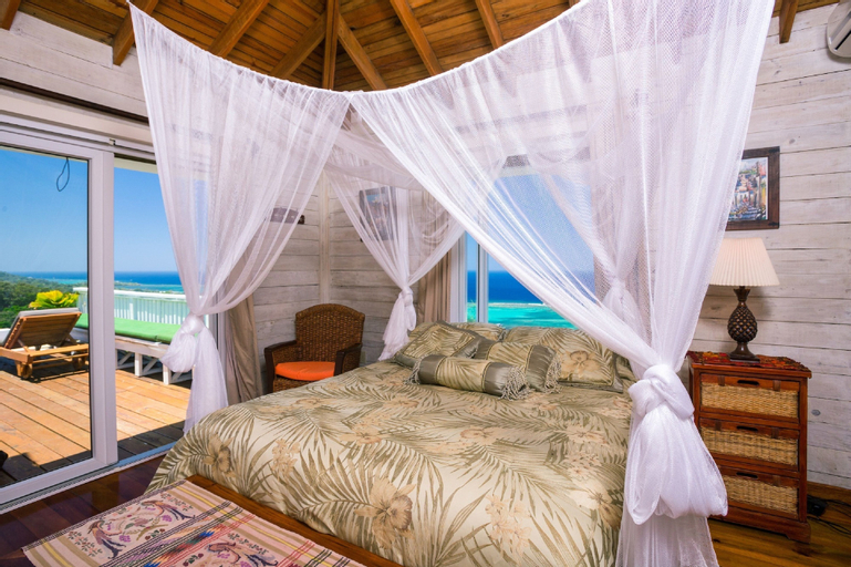 Purple Palace, Roatán