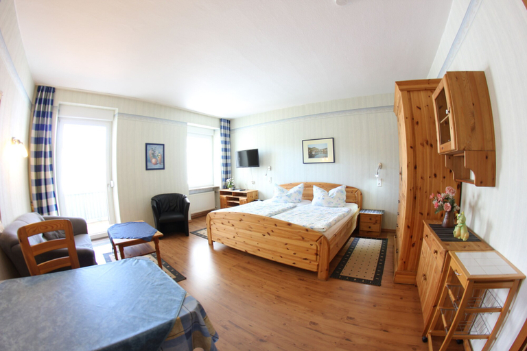 Bedroom 4, Haus Budinger Ferienwohnung Appartements, Cochem-Zell