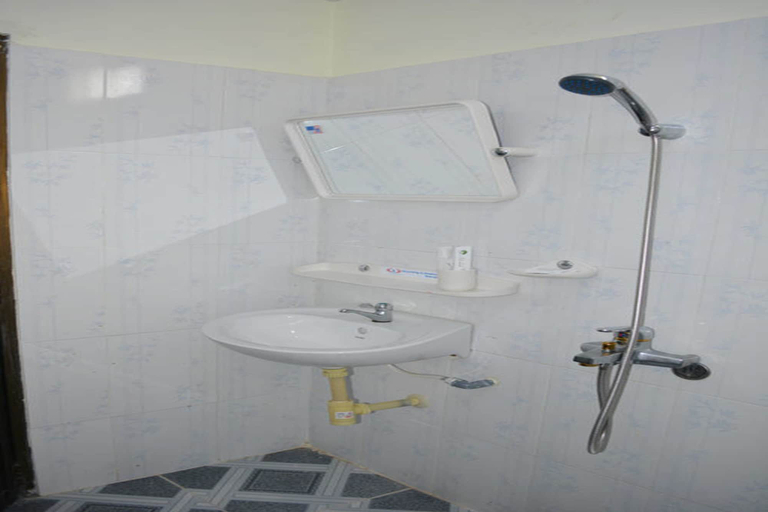 Bathroom, Anh Linh Hotel, Đồng Hới