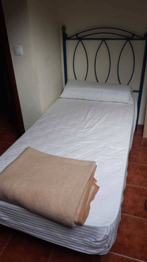 Bedroom 2, Albergue Fayacava, Asturias