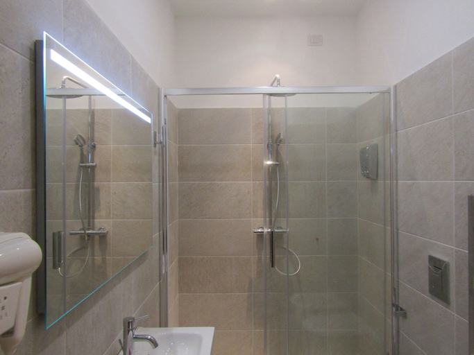 Bathroom 4, Glam Resort Giulia, La Spezia