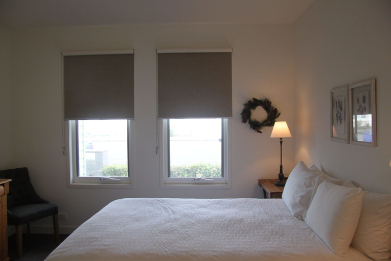 Bedroom 2, Elizas Townhouse, Moyne - South