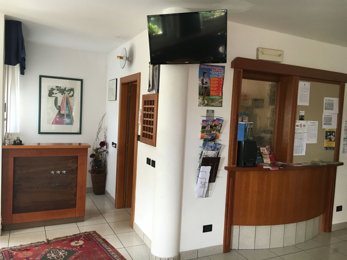 Public Area 2, Garni Enrosadira, Trento