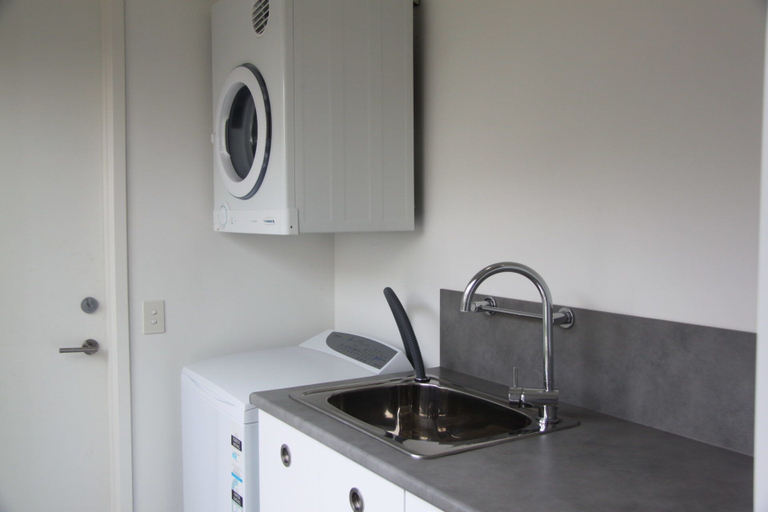 Others 5, Elizas Townhouse, Moyne - South
