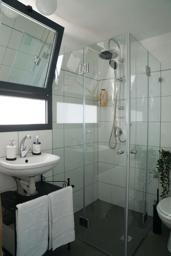 Bathroom 3, Penthouse & Sunset