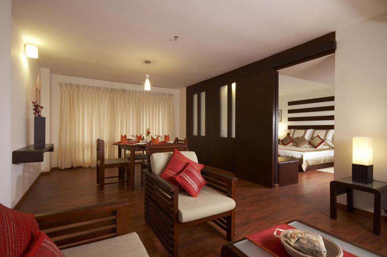Hotel Kanoos Residency, Thrissur