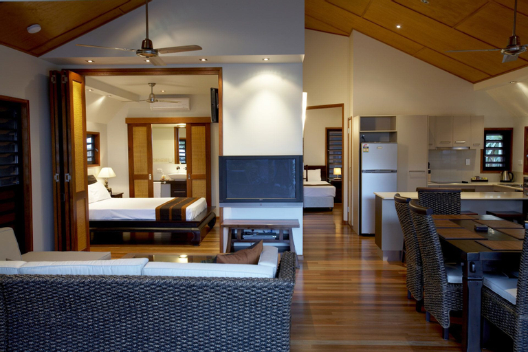 Others, Pure Magnetic Villa 8, Magnetic Island