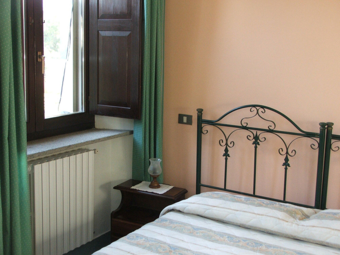 Bedroom 4, agriturismo i moresani, Salerno