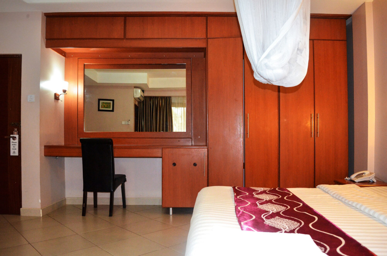 Wash and Wills Hotel, Mbale