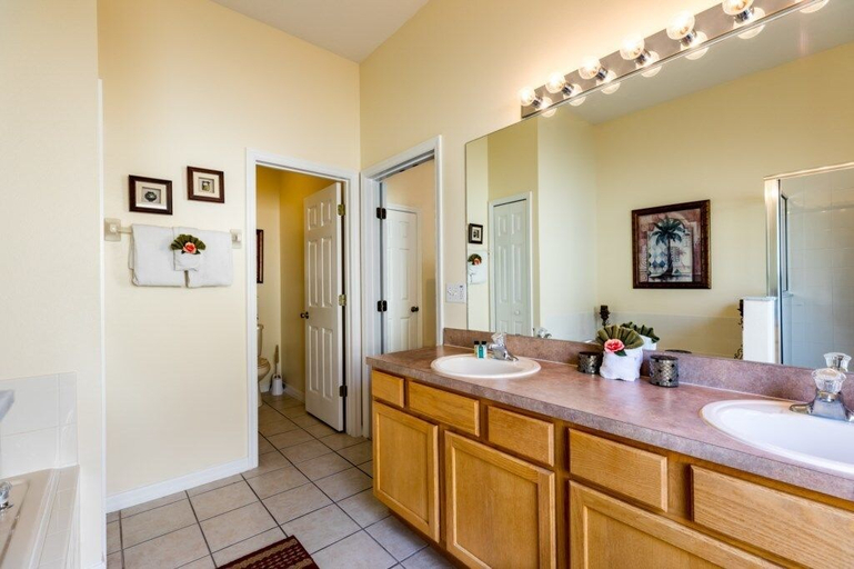Bathroom 4, 5BR Pool Home in Glenbrook by SHV-1907, Lake