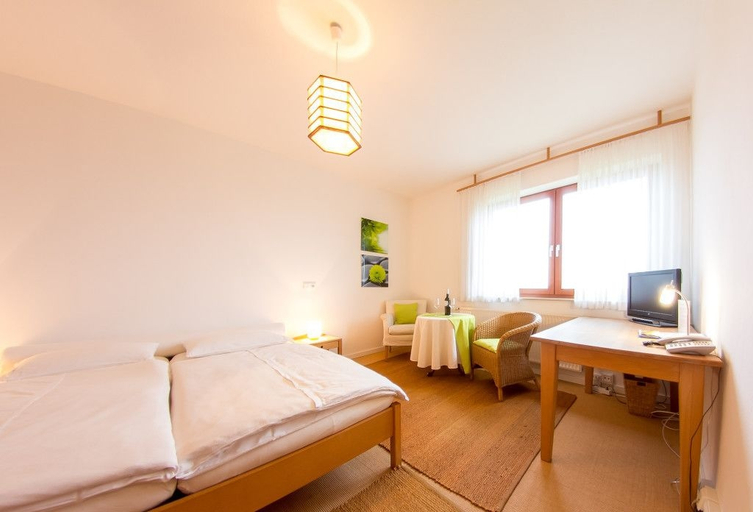 Bedroom 5, BioWeingut & Landhotel Ganz, Bad Kreuznach