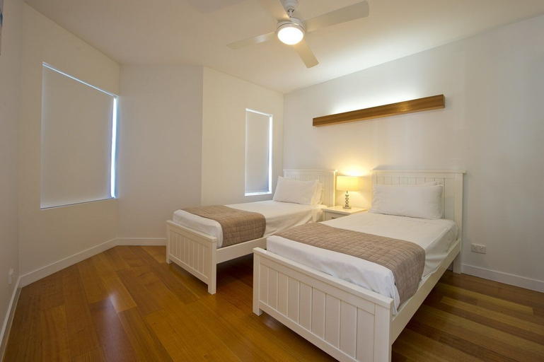 Bedroom 3, Maggies Beachfront Apt. 5, Magnetic Island