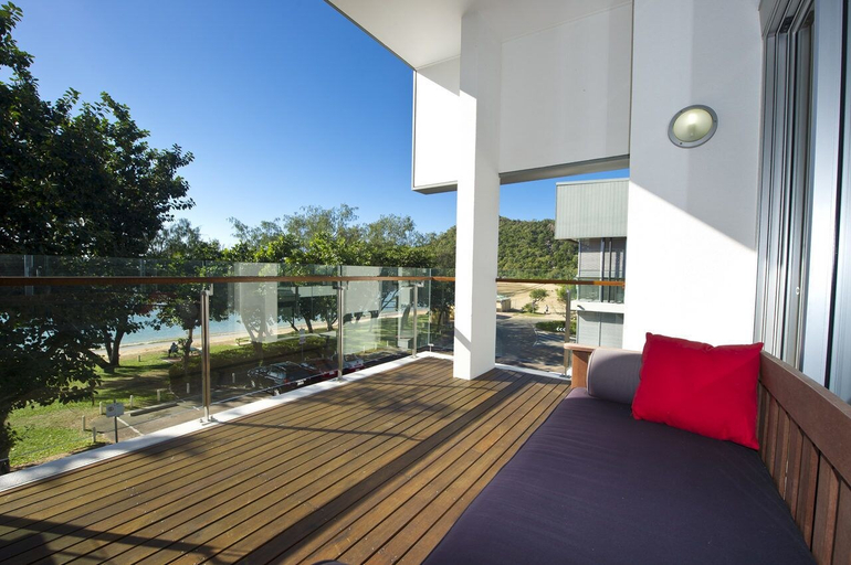 Others 5, Maggies Beachfront Apt. 5, Magnetic Island