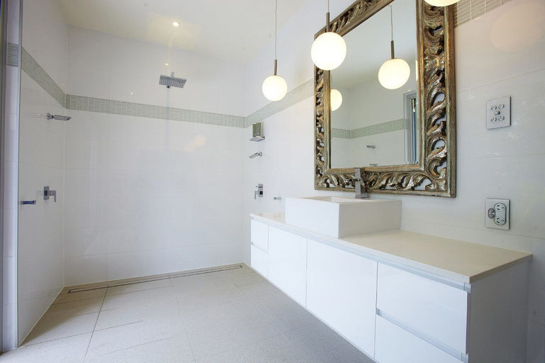 Bathroom, Essence Beachfront Retreat, Magnetic Island