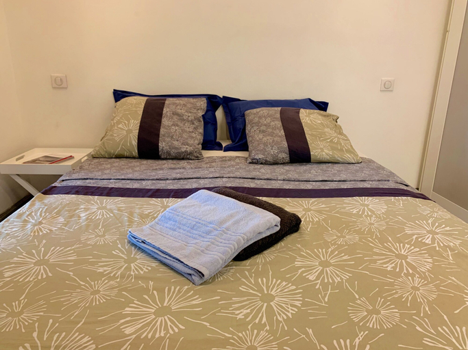 Bedroom, Pick A Flat's Apartment on Montorgueil - Rue des Petits Carreaux, Paris