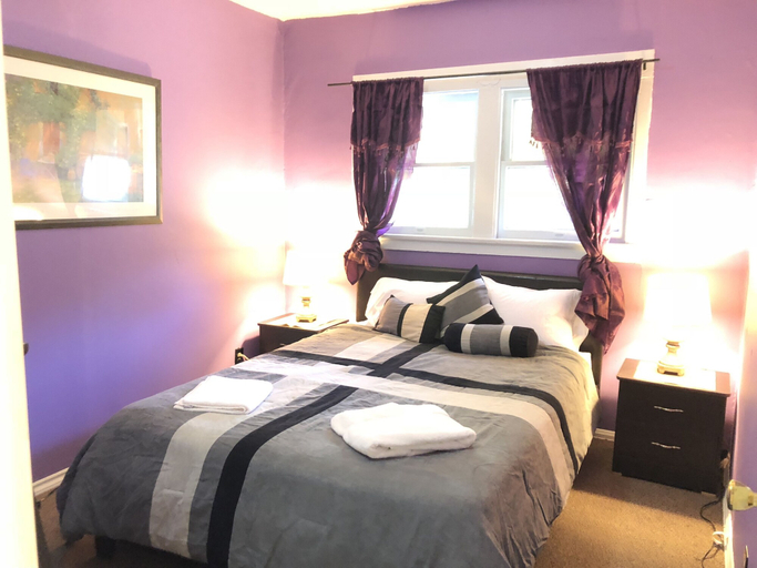 Bedroom 4, Hollywood Budget Guest Rooms, Los Angeles