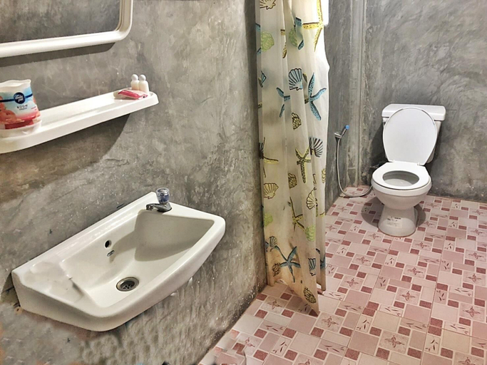 Bathroom 4, Ban Rim Nam Tharnthong, Mae Rim