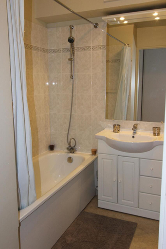 Bathroom 3, Sphinx Residences Les Doges, Calvados