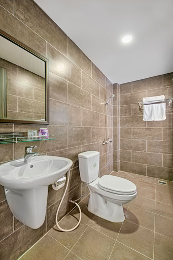 Bathroom 5, Kaluga Hotel, Da Nang