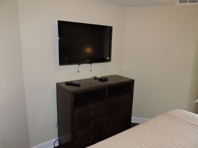 Bedroom 2, Grand Panama by Counts-Oakes, Bay