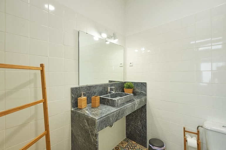 Bathroom 4, Love inn Bairro Alto 2, Lisbon