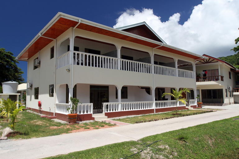 Tourterelle Holiday Home,