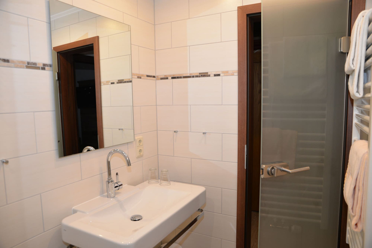 Bathroom 3, Pension Basten, Cochem-Zell