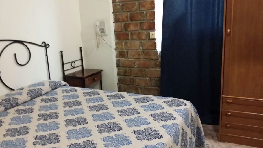Bedroom 5, El Castillo, Sevilla