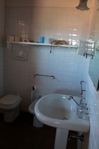 Bathroom 4, La Rocca delle Pigne, Grosseto