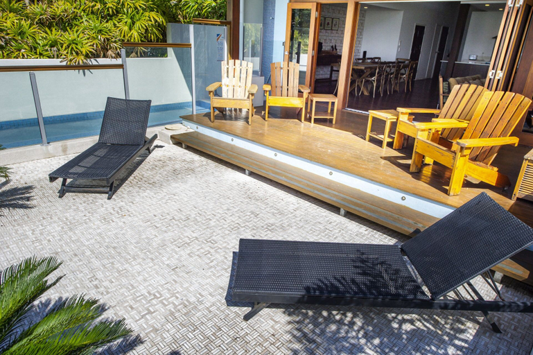 Public Area 2, Beached on Magnetic, Magnetic Island