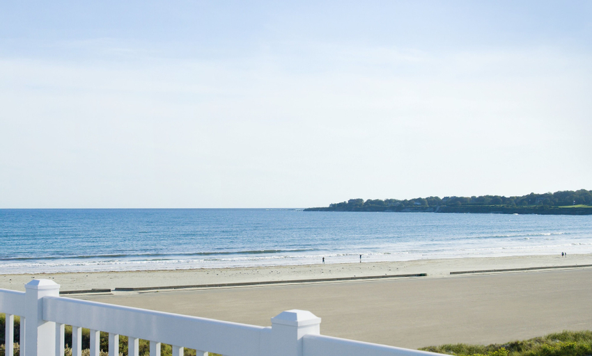 Newport Beach Hotel & Suites, Newport