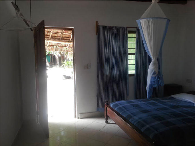 Bedroom 4, Family Beach Bungalows, Kaskazini 'B'