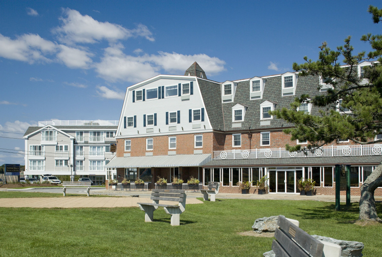 Newport Beach Hotel & Suites, Newport