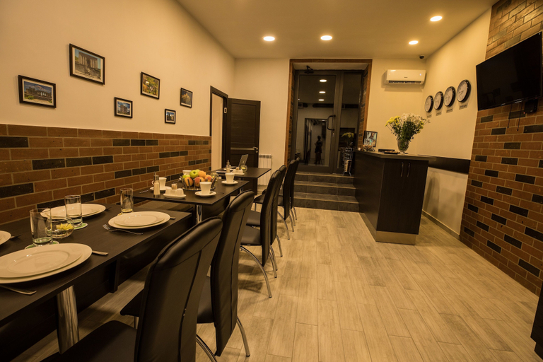 Food & Drinks, 5 Rooms Mini-Hotel & Tours, Yerevan
