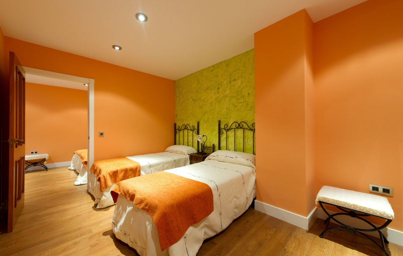 Bedroom 4, Aparthotel Capitolina, Badajoz