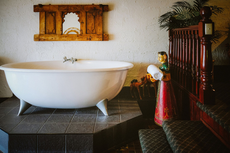 Bathroom 5, Casuarina Estate, Singleton